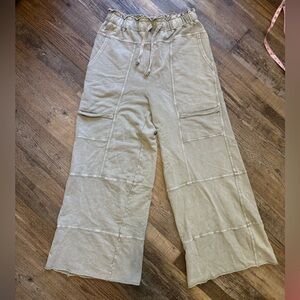 NWOT Easel Gray wide leg pants - size L